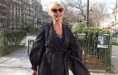 Постер к видео: Пикап зрелой француженки и сочный анал секс.