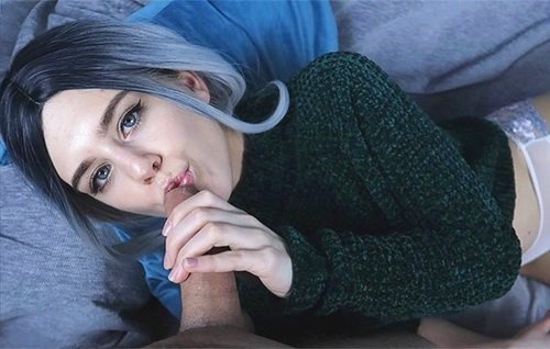 Постер к видео: Как я пробиваю киску своей подружке, домашнее из Иркутска.