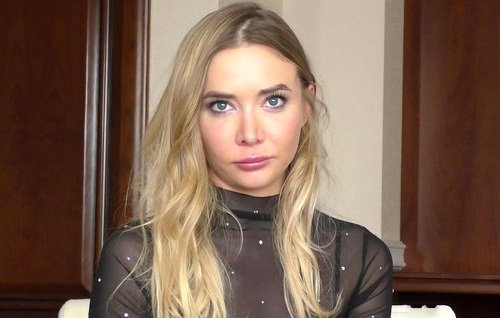 Постер к видео: Вудман с приспешником растягивают изящную попку славяночке Полина Максим.