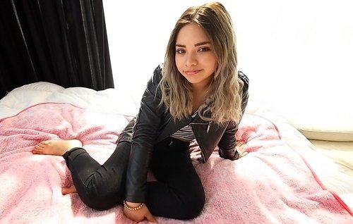 Постер к видео: Малая португальская телочка делает шикарный кастинг на свое восемнадцатилетие.