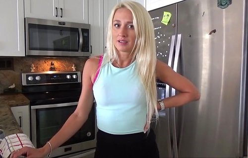 Постер к видео: Видел письку мастурбирующей тети и вскоре трахнул тетю.