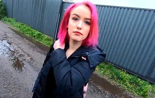 Постер к видео: Встречает любимую порно звезду в глубинке России и пикапит её.