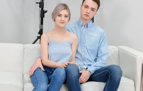 Постер к видео: Кастинг грудастой Евочки и её красивого молодого человека.