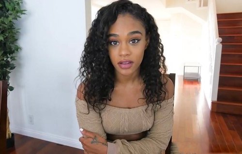 Постер к видео: Сестричка негритяночка обеспокоена карантином, но брат обнимет и успокоит.