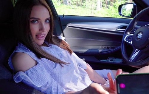 Постер к видео: Кристина классно отсасывает и катается на бмв своего любовника.