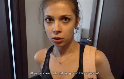 Постер к видео: Умышленное завлечение девушки в свою квартиру, чтобы засунуть ей член в горлянку и трахнуть.