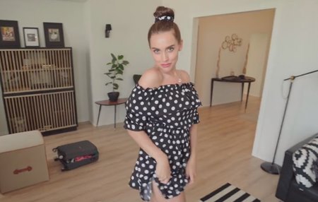 Постер к видео: Тетя Кристина приехала когда её не ждали, но эта горячая сучка всегда радует.