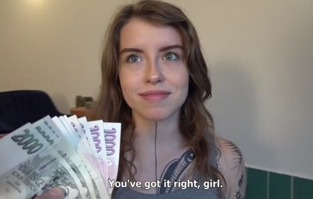 Постер к видео: Доставил пиццу приправленную спермой и доплатил чтобы трахнуть клиентку.