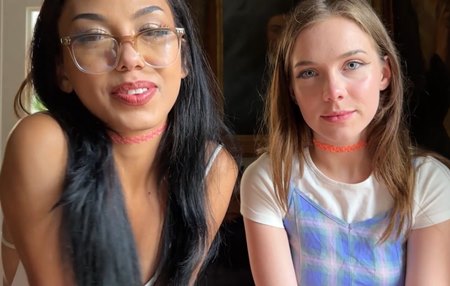 Постер к видео: Падчерица и её подруга считают что дрочка у парней это круто и лезут к отчиму на кукан.